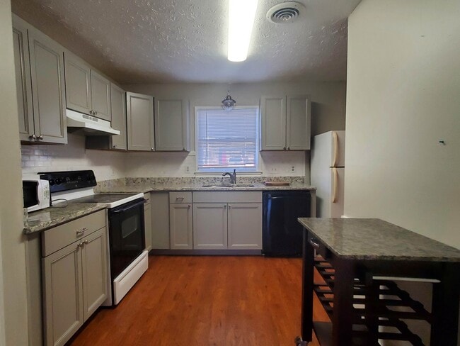 Photo - 1775 S Milledge Ave