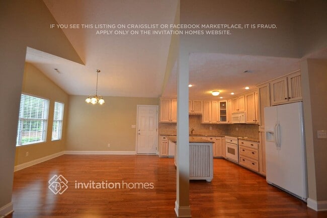 Photo - 195 Hamilton Dr