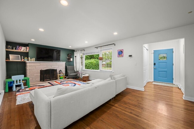 Photo - 632 N Hickory Ave