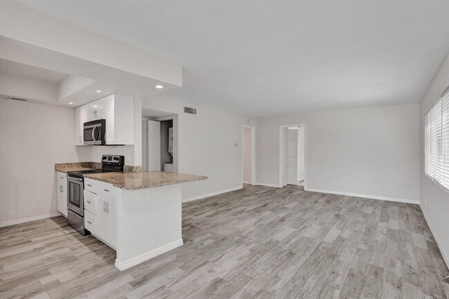 Photo - 115 SW 1st Ave Unit 1