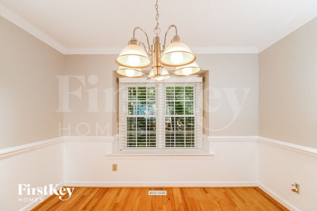 Photo - 402 Willow Spring Ct