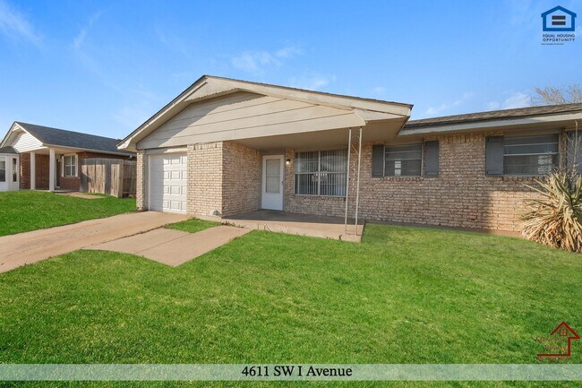 Photo - 4611 SW I Ave