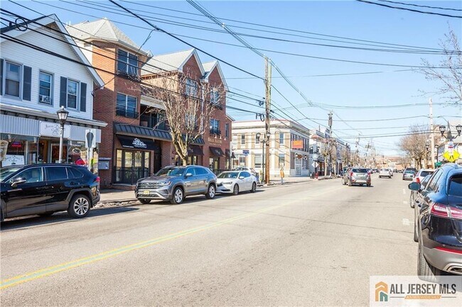 Photo - 112 N Broadway
