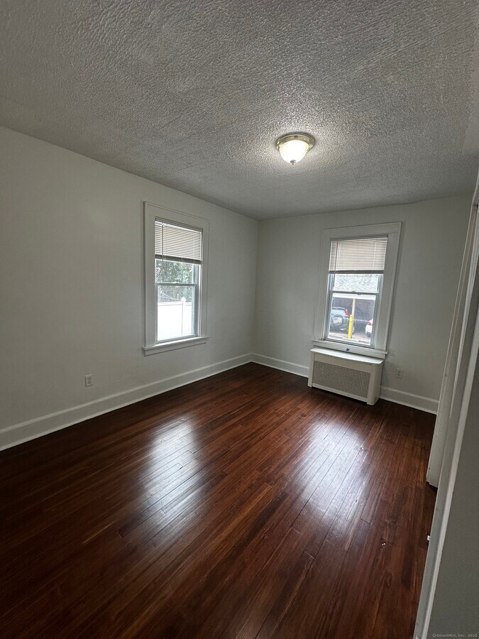 Photo - 138 Mill Hill Ave Unit 3