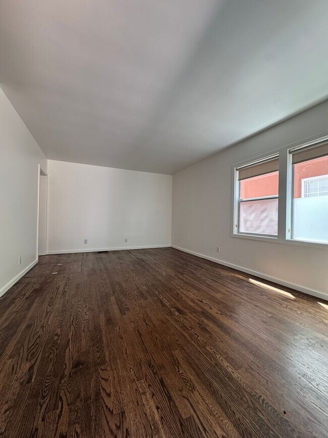 Photo - 1154 Venice Blvd