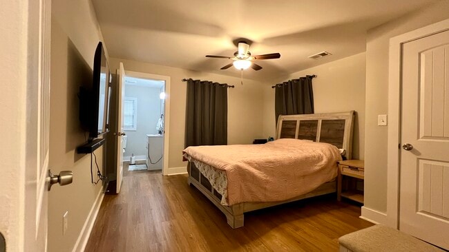 Photo - 116 Jones St