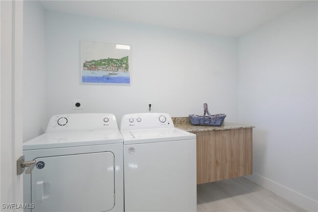 Photo - 517 110th Ave N