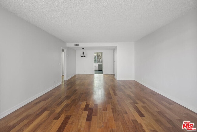 Photo - 211 S Wilson Ave Unidad 105