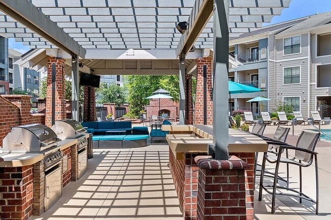 C243050_Wesley_Village_PARRILLAS_02 - Wesley Village