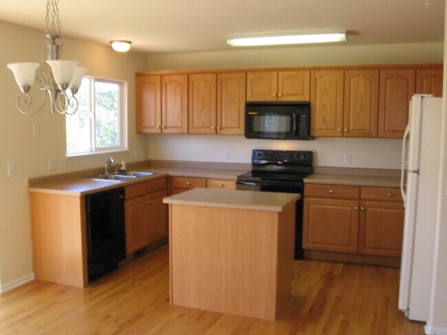 Photo - BEAUTIFUL TWO STORY 5 BDRM 3 BATH HOUSE WI...