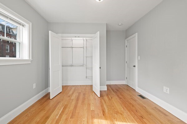 Photo - 10 Eastman St