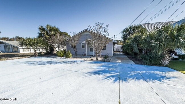 Photo - 247 Poinsettia Dr
