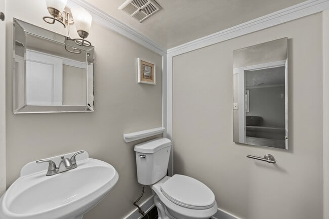 Photo - 917 Allan Rd