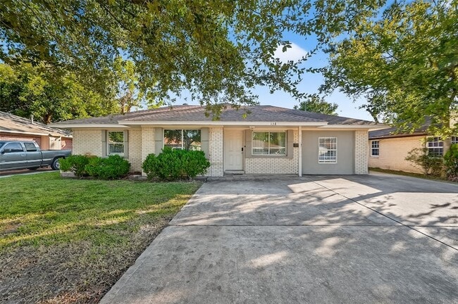 Building Photo - 138 E Rocky Creek Rd