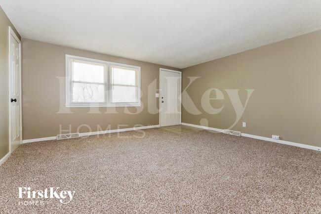 Photo - 5042 N Bellaire Ave