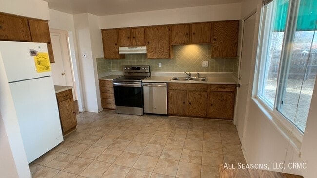 Photo - 343 Rosewood Dr