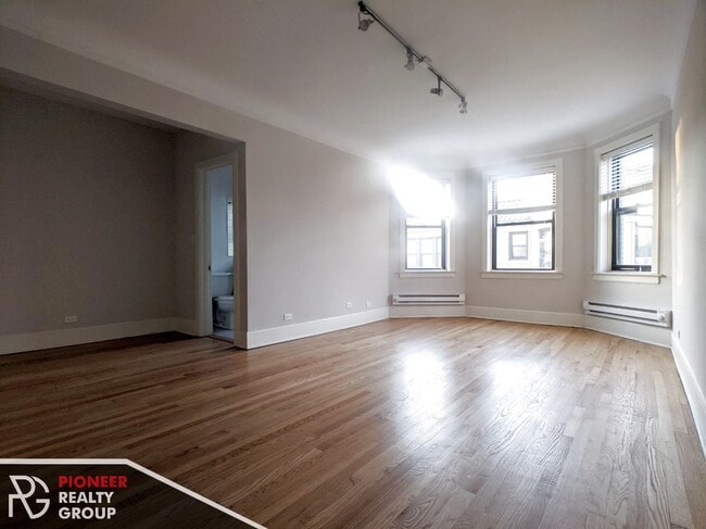 Building Photo - 2329 N Rockwell St Unit 2317.5-2A