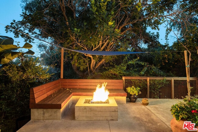 Photo - 1530 Elevado St