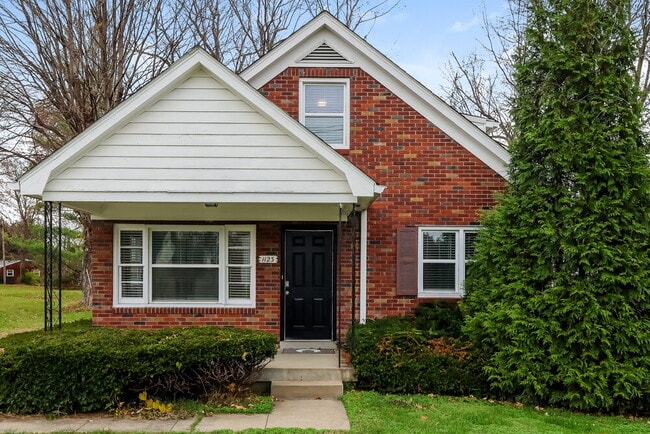 Photo - 1123 Clay Ave