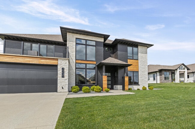 5947 Screaming Eagle Ln