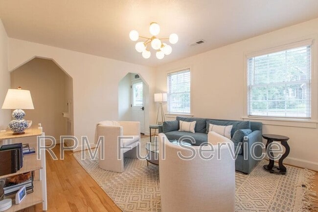 Building Photo - 2602 Acklen Ave Rental