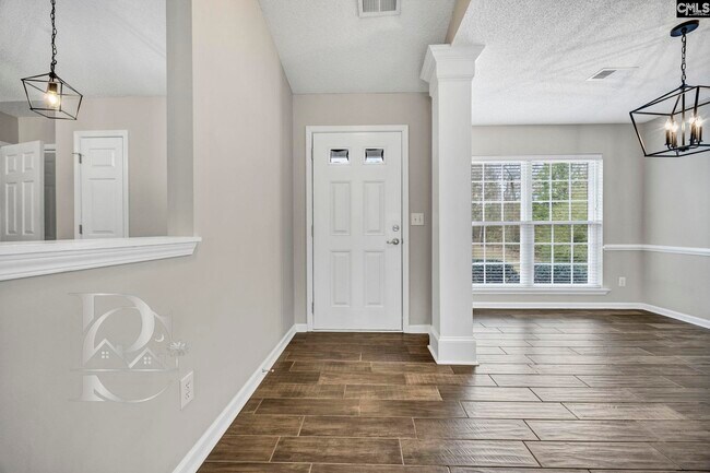 Photo - 520 Menauhant Ct