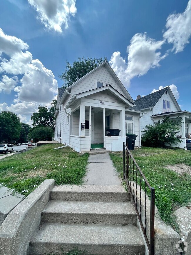 Building Photo - 4201 Cumings Street Rental