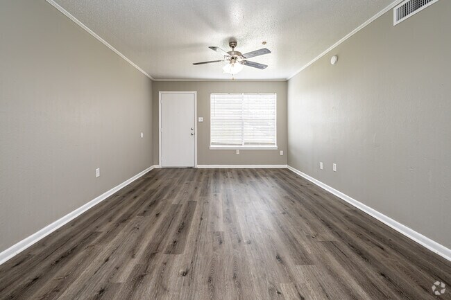 2BR, 1BA - 810SF - Living Room/Dining Room