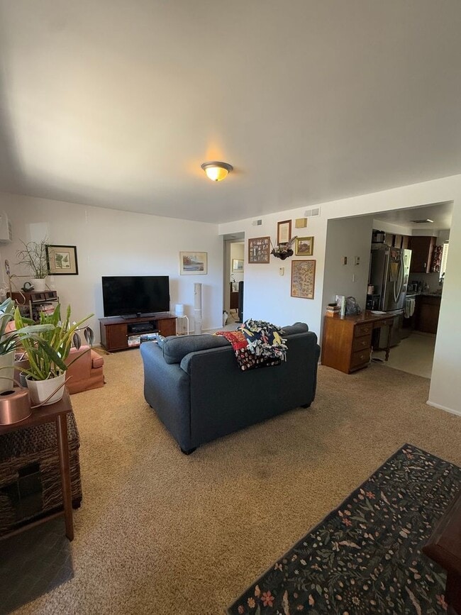 Building Photo - 2 Bed 1 Bath Orem Apartment by Orem Library Unit 41