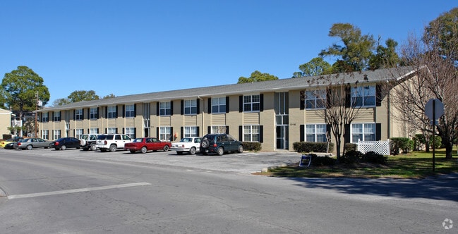 Pelican Bay Apartment Homes - Pelican Bay Apartment Homes