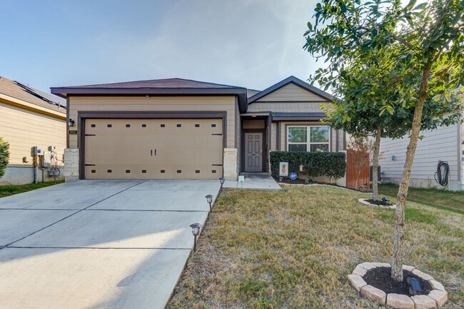 Building Photo - New one story rental home in NE San Antonio available for asap move in.