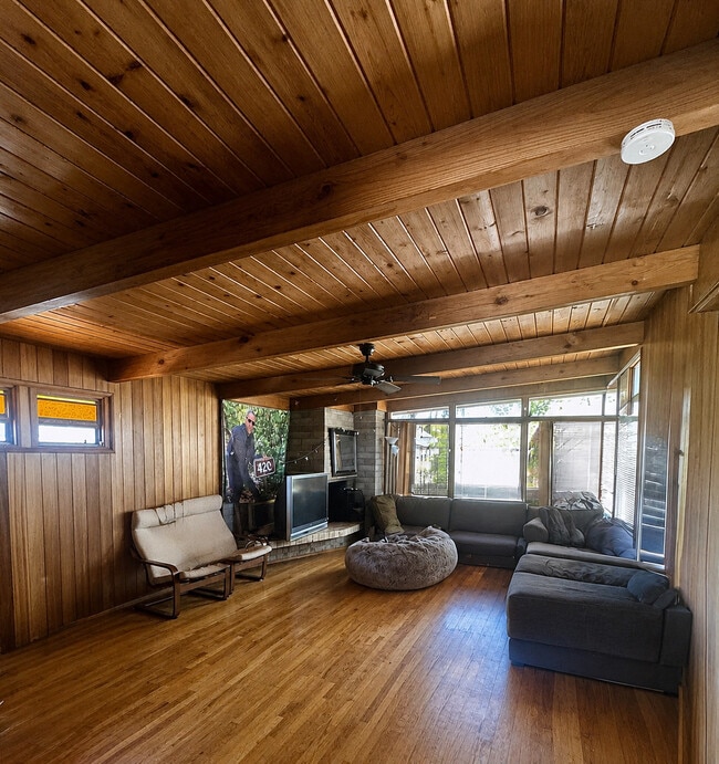 Photo - 5027 Campanile Dr