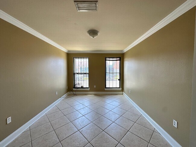Photo - Lovely 4 Bedroom Home