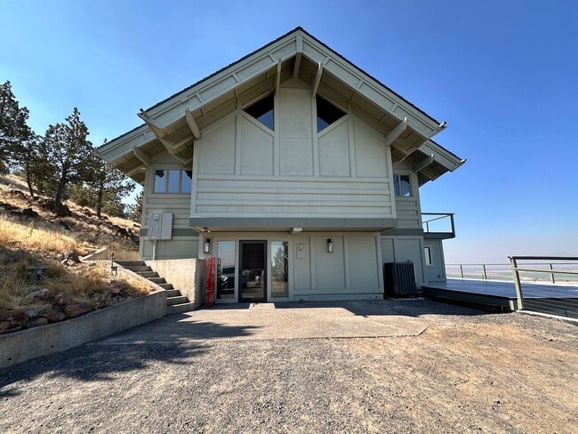 Building Photo - 10747 SW Mintken Ln