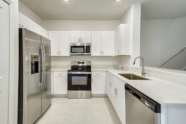 Building Photo - 10224 Trumpet Honeysuckle Wy Rental