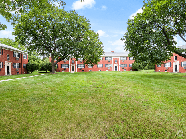 Beautiful Landscaping - Georgetown Village Rental