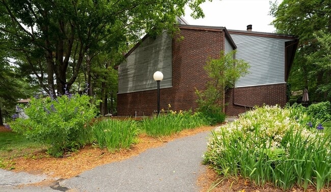 Building Photo - 236 Brown Bear Crossing Unit 236