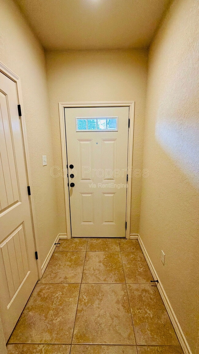 Photo - 7108 Micayla Cv