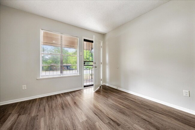 Building Photo - Holmes Pointe Rental