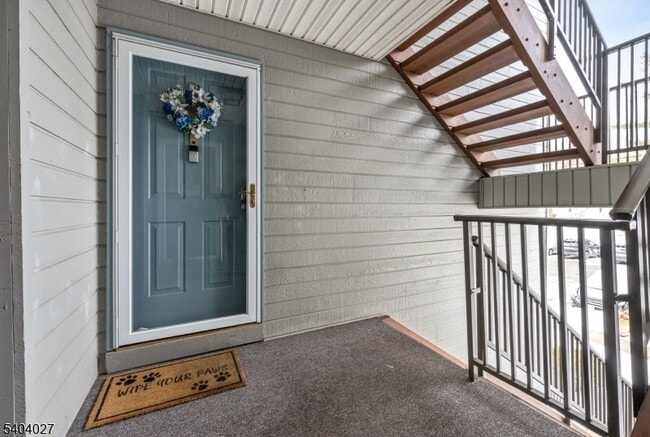 Photo - 197 Robertson Way