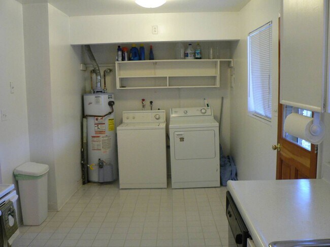 Washer & Dryer - 760 33rd St