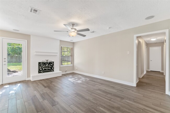 Photo - 25814 Leafywood Dr