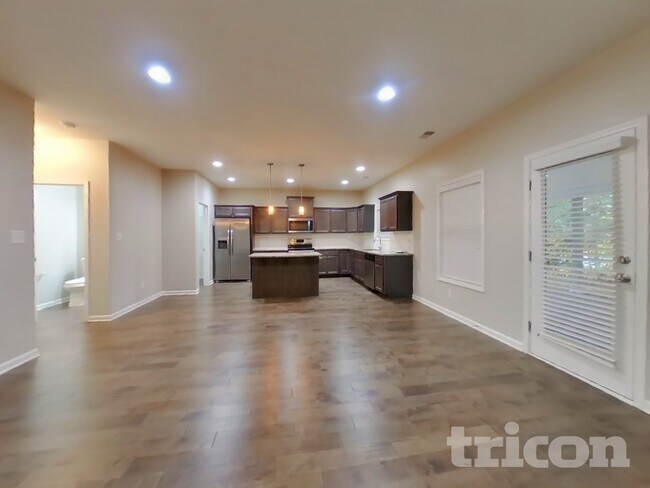 Photo - 173 Cliffhaven Cir