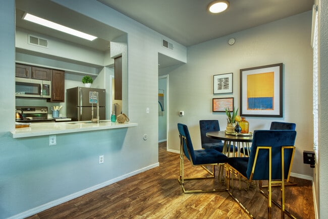 Photo - Galleria Palms