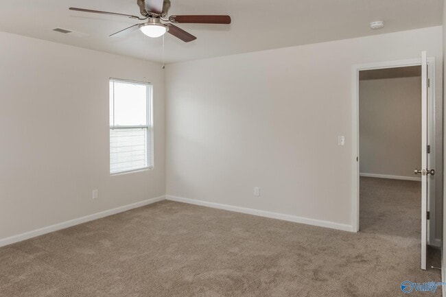 Photo - 215 Farmington Dr