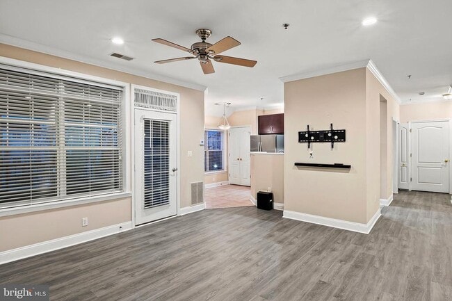 Photo - 2115 Ganton Green Unidad G-311