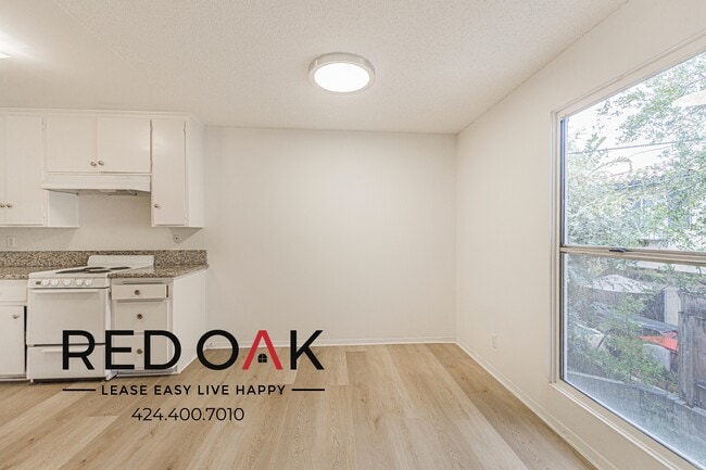 Photo - 2748 Montrose Ave Unit 8