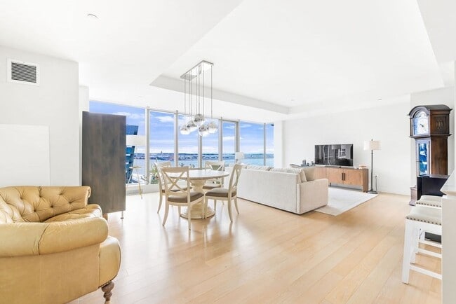 Photo - 135 Seaport Blvd Unidad 2201