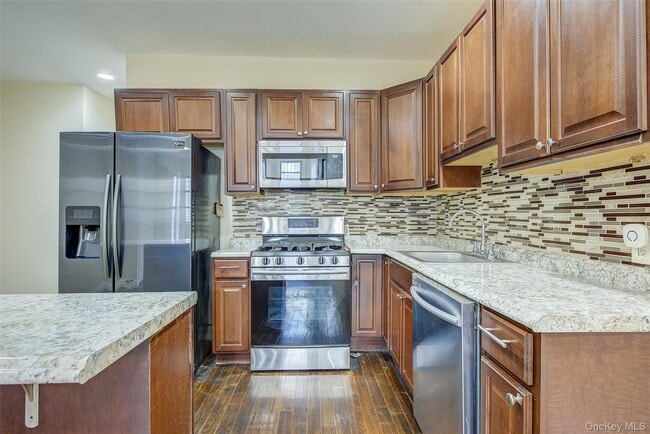 Photo - 346 Montauk Ave. Unidad 1st Floor