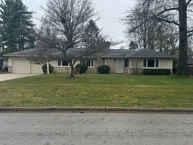 Building Photo - 3 Bedroom 2 Bath Ranch Home - Upper Arlington Schools